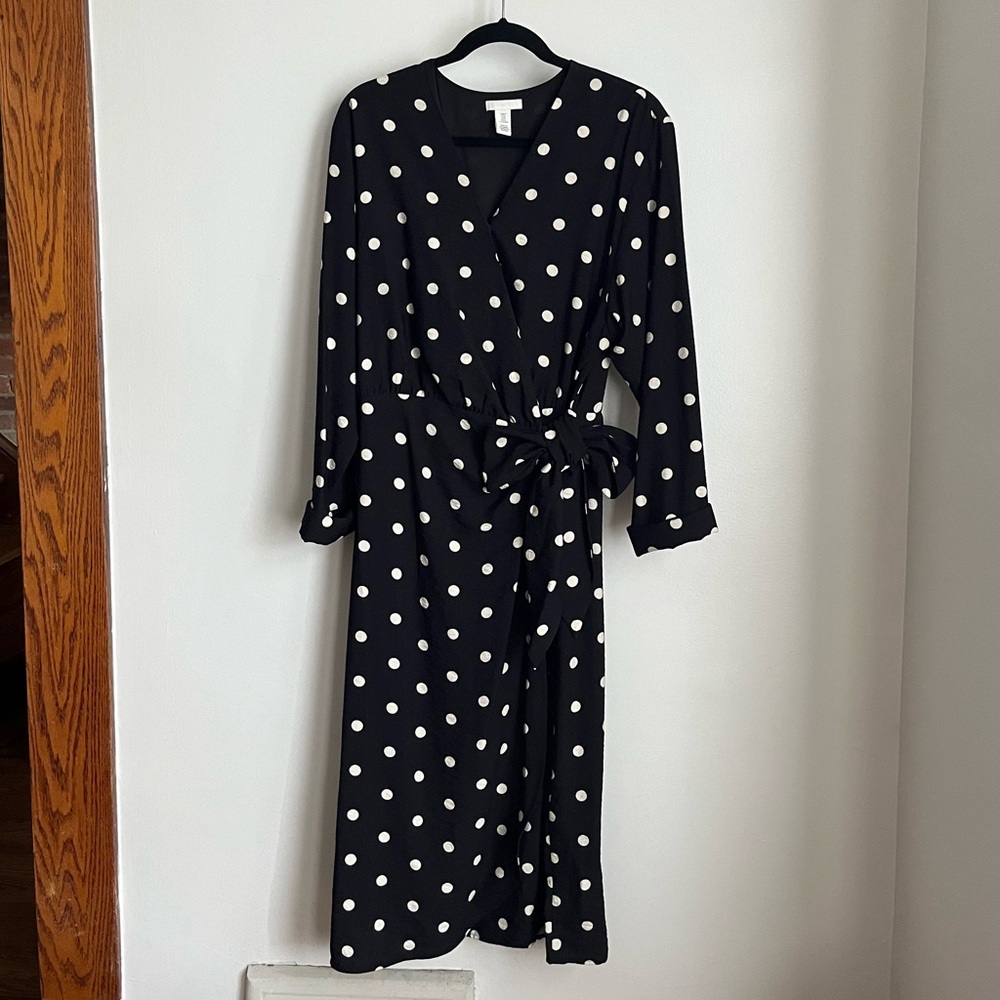 H&M polka dot wrap dress - size M